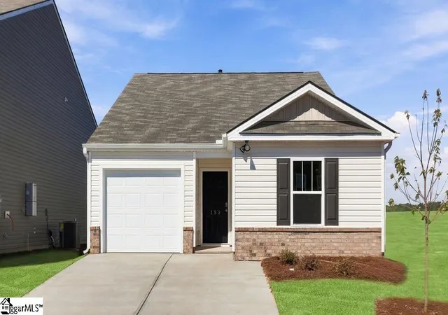 Photo 1 of Single family home for sale at 152 Cranford Rd, Fountain Inn, SC 29644 | MLS# 1598434 | Listing updated on 2026-10-23