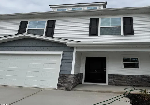 Photo 3 of Sale Pending at 119 Stonyway Ln, Easley, SC 29640 | MLS# 1593330 | Listing updated on 2026-09-09