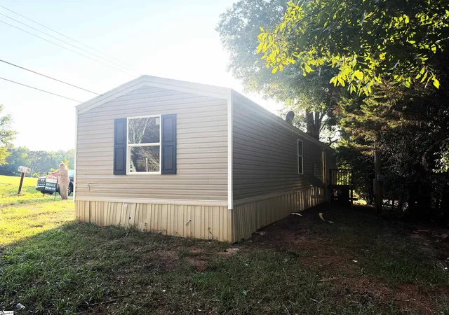 Photo 3 of Manufactured home for sale at 235 Bird St, Union, SC 29379 | MLS# 1604475 | Listing updated on 2026-09-23