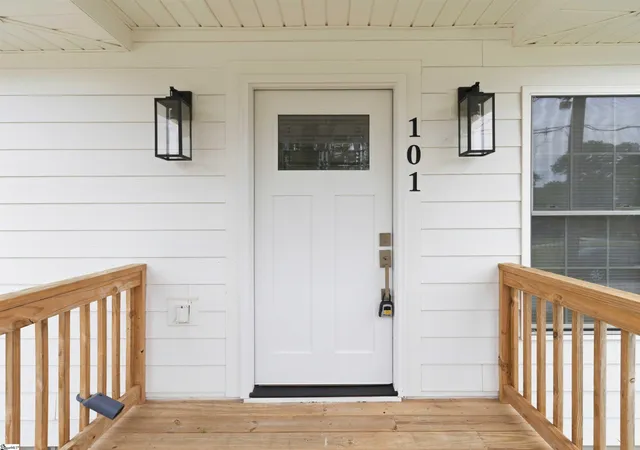 Photo 3 of Single family home for sale at 101 Elmer St, Greer, SC 29651 | MLS# 1603156 | Listing updated on 2026-09-19