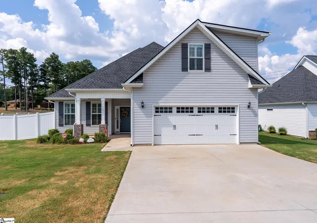 Single family home for sale at 101 Carolina Dr, Piedmont, SC 29673 | MLS# 1603673