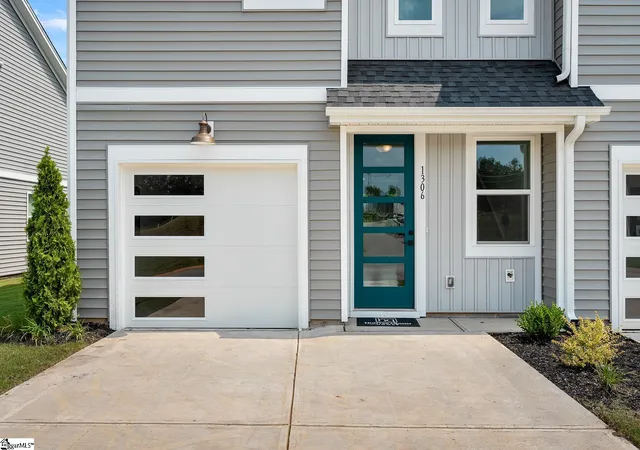 Photo 2 of Townhouse for sale at 1306 Westgate Village Dr, Spartanburg, SC 29301 | MLS# 1603110 | Listing updated on 2026-09-06