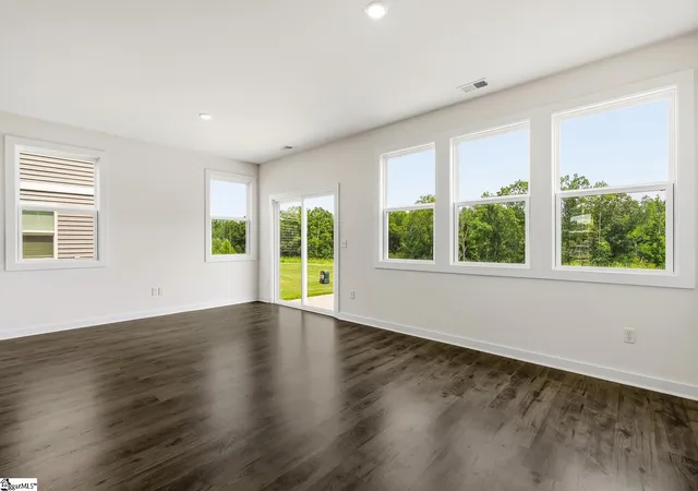 Photo 4 of Townhouse for sale at 1306 Westgate Village Dr, Spartanburg, SC 29301 | MLS# 1603110 | Listing updated on 2026-09-06