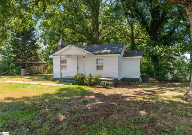 Photo 1 of Single family home for sale at 712 Old Grv Rd, Piedmont, SC 29673 | MLS# 1604626 | Listing updated on 2026-10-16