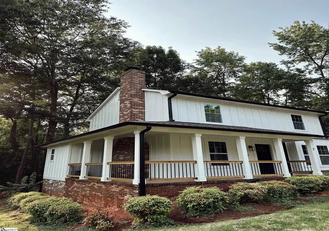 Photo 1 of Single family home for sale at 2 Saint Andrews Ct, Greenville, SC 29607 | MLS# 1603695 | Listing updated on 2026-09-16