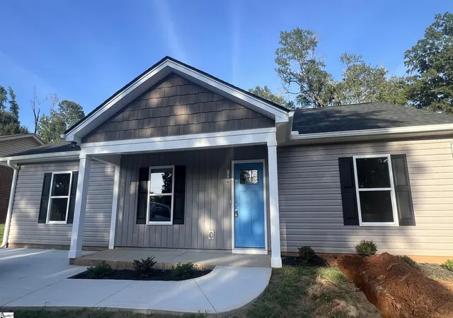 Photo 1 of Single family home for sale at 1008 Boggs St, Anderson, SC 29625 | MLS# 1603779 | Listing updated on 2026-09-14