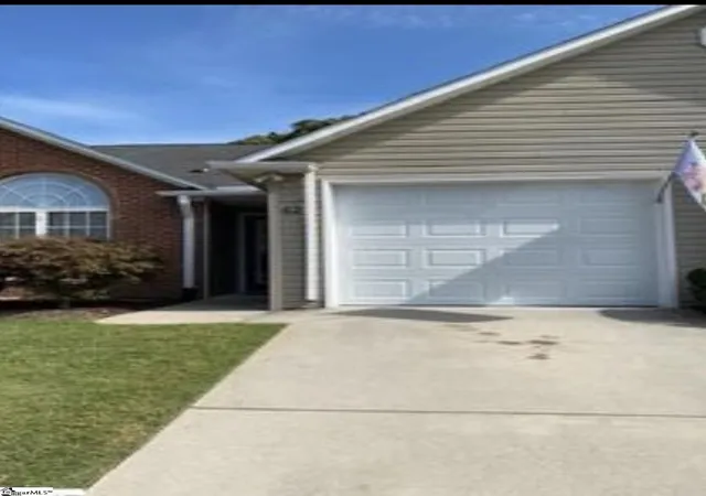 Photo 1 of Condo for sale at 42 Magnolia Crst Dr, Simpsonville, SC 29681 | MLS# 1605360 | Listing updated on 2026-09-30