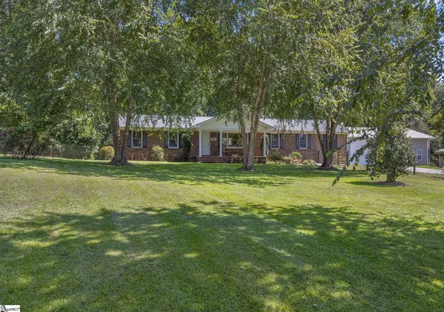 Photo 2 of Single family home for sale at 316 Mountain Estates Rd, Pickens, SC 29671 | MLS# 1572548 | Listing updated on 2026-09-11