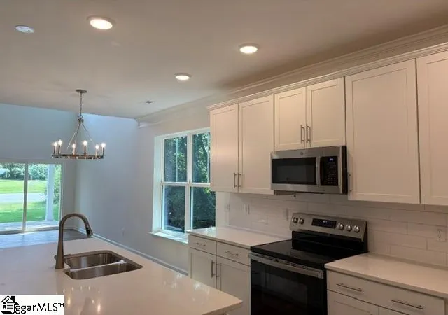 Photo 3 of Townhouse for sale at 305 Dunnlea Wy, Simpsonville, SC 29681 | MLS# 1598469 | Listing updated on 2026-09-21