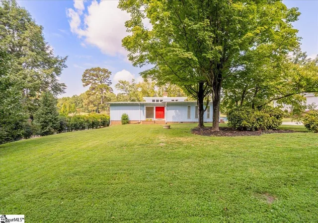 Photo 1 of Single family home for sale at 136 Shannon Lake Cir, Greenville, SC 29615 | MLS# 1604364 | Listing updated on 2026-09-21
