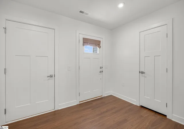 Photo 3 of Single family home for sale at 664 Hardwood Dr, Boiling Springs, SC 29316 | MLS# 1604544 | Listing updated on 2026-10-18