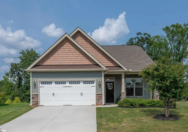 Photo 1 of Single family home for sale at 307 Barnhill Ct, Greenville, SC 29617 | MLS# 1598971 | Listing updated on 2026-09-09