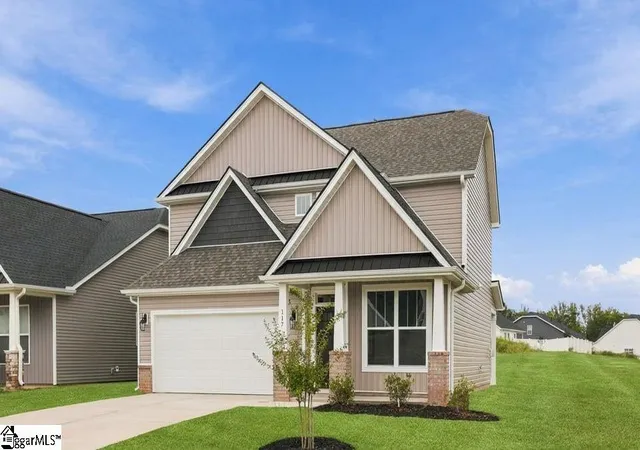 Photo 2 of Single family home for sale at 117 River Fork Trl, Greenville, SC 29605 | MLS# 1585448 | Listing updated on 2026-10-27