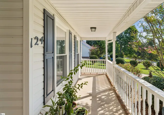 Photo 4 of Single family home for sale at 124 Zion School Rd, Easley, SC 29642 | MLS# 1604519 | Listing updated on 2026-09-23