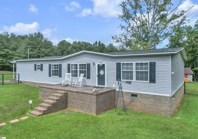 Photo 2 of Manufactured home for sale at 4056 Ridge Rd, Greer, SC 29651 | MLS# 1603335 | Listing updated on 2026-09-10