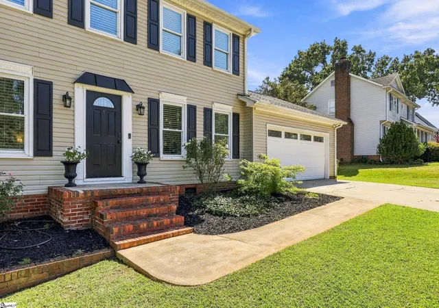 Photo 2 of Single family home for sale at 708 Pineapple Pointe, Greenville, SC 29607 | MLS# 1605533 | Listing updated on 2026-10-22