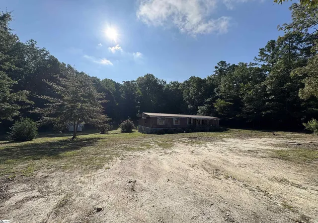 Photo 2 of Sale Pending at 252 Currys Lake Cir, Gray Court, SC 29645 | MLS# 1602599 | Listing updated on 2026-09-11