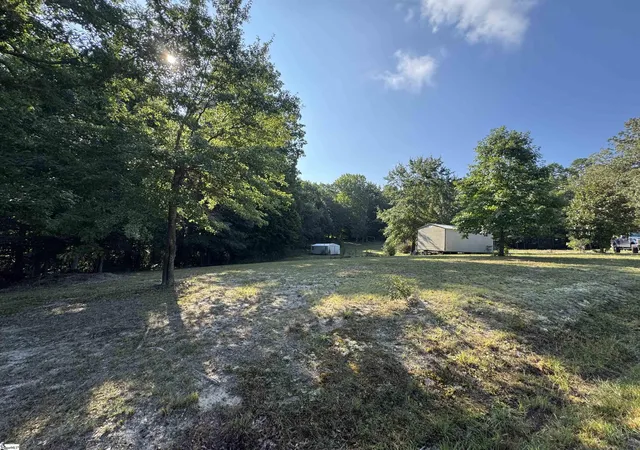 Photo 3 of Sale Pending at 252 Currys Lake Cir, Gray Court, SC 29645 | MLS# 1602599 | Listing updated on 2026-09-11