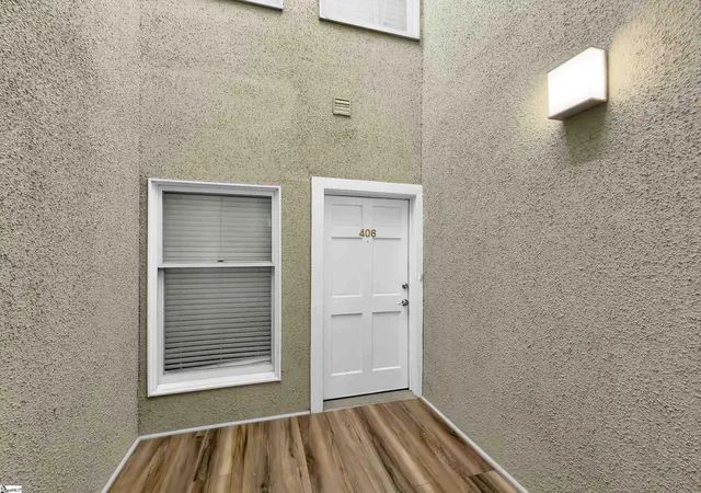 Photo 2 of Condo for sale at 233 N Main St #Unit 406, Greenville, SC 29601 | MLS# 1603970 | Listing updated on 2026-09-24