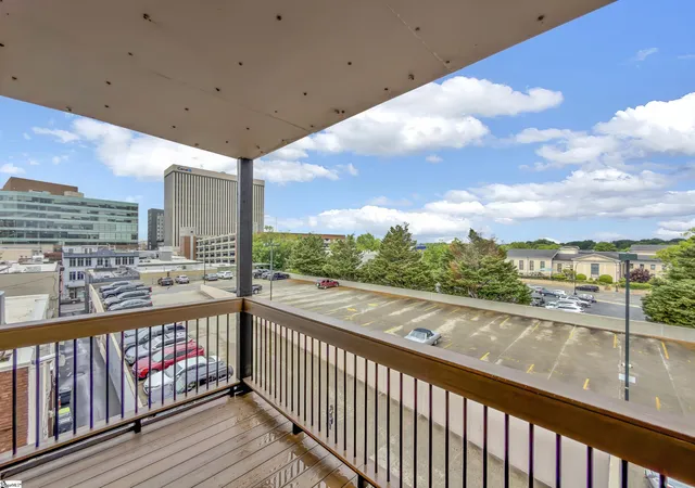 Listing Photo 4 - Condo for sale in building located at 233 N Main St, Greenville, SC 29601 - Unit #Unit 406