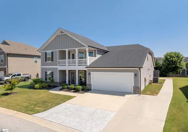 Photo 2 of Single family home for sale at 404 Cattail Holw Way, Simpsonville, SC 29680 | MLS# 1602812 | Listing updated on 2026-09-03