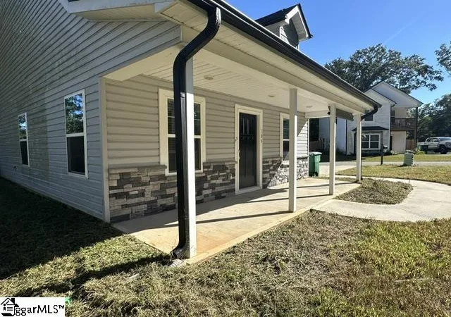 Photo 3 of Single family home for sale at 106 Gate Ct, Williamston, SC 29697 | MLS# 1606071 | Listing updated on 2026-10-22