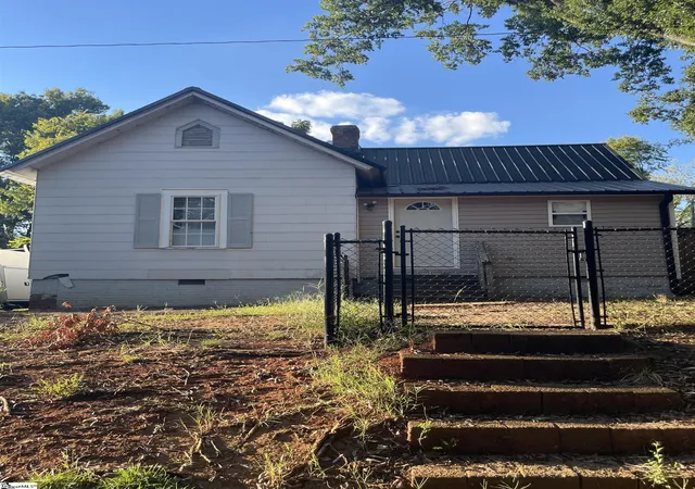 Photo 1 of Single family home for sale at 20 1st Street, Greenville, SC 29611 | MLS# 1605775 | Listing updated on 2026-10-19