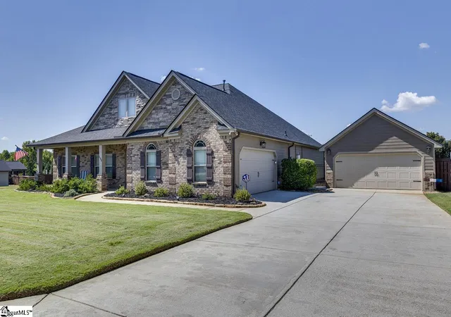 Photo 2 of Single family home for sale at 198 Harbrooke Cir, Greer, SC 29651 | MLS# 1603786 | Listing updated on 2026-09-15