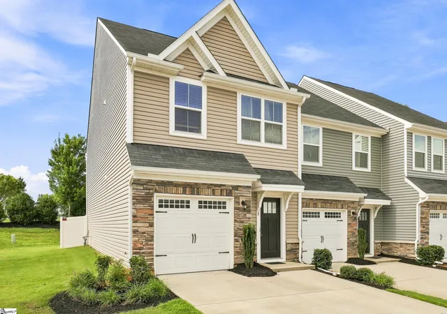 Photo 1 of Townhouse for sale at 3 Country Dale Dr, Greer, SC 29650 | MLS# 1602580 | Listing updated on 2026-09-01