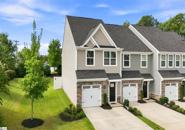 Photo 20 of Townhouse for sale at 3 Country Dale Dr, Greer, SC 29650 | MLS# 1602580 | Listing updated on 2026-09-01
