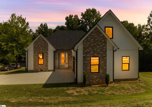 Photo 2 of Single family home for sale at 452 Congaree Rd, Roebuck, SC 29376 | MLS# 1605562 | Listing updated on 2026-10-14