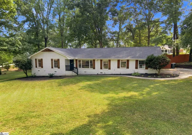 Photo 1 of Single family home for sale at 2 Crafton St, Taylors, SC 29687 | MLS# 1604946 | Listing updated on 2026-09-25