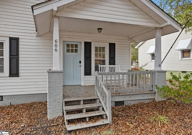 Photo 1 of Single family home for sale at 606 Poplar Dr, Greer, SC 29651 | MLS# 1602635 | Listing updated on 2026-10-30
