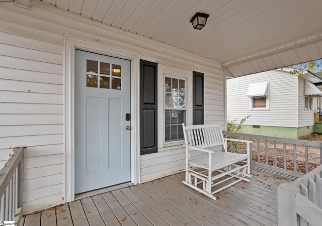 Photo 2 of Single family home for sale at 606 Poplar Dr, Greer, SC 29651 | MLS# 1602635 | Listing updated on 2026-10-30