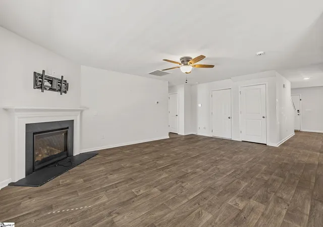 Photo 3 of Single family home for sale at 113 Foxcroft Ct, Easley, SC 29640 | MLS# 1605547 | Listing updated on 2026-10-23