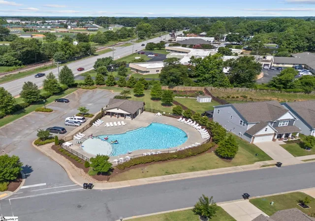 Photo 2 of Townhouse for sale at 108 Roundtree Dr, Simpsonville, SC 29681 | MLS# 1604207 | Listing updated on 2026-09-18