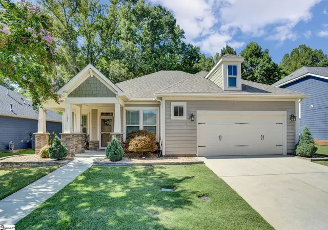 Photo 1 of Single family home for sale at 119 Summer Oak Ln, Simpsonville, SC 29680 | MLS# 1603162 | Listing updated on 2026-09-08
