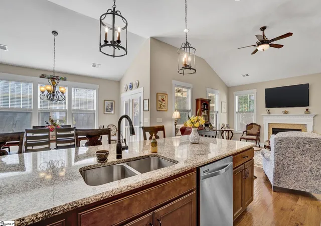 Photo 2 of Single family home for sale at 119 Summer Oak Ln, Simpsonville, SC 29680 | MLS# 1603162 | Listing updated on 2026-09-08