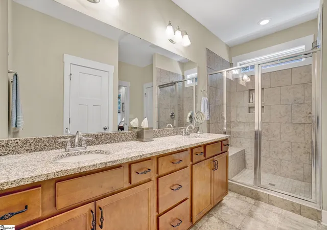 Photo 4 of Single family home for sale at 119 Summer Oak Ln, Simpsonville, SC 29680 | MLS# 1603162 | Listing updated on 2026-09-08