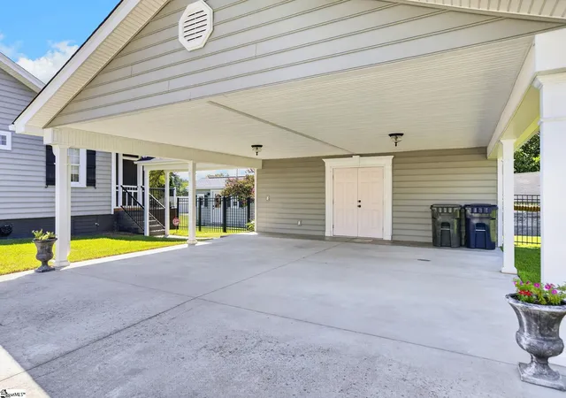 Photo 3 of Single family home for sale at 301 Carolina Ave, Greer, SC 29650 | MLS# 1603669 | Listing updated on 2026-09-12
