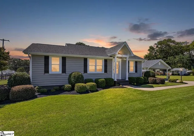 Photo 4 of Single family home for sale at 301 Carolina Ave, Greer, SC 29650 | MLS# 1603669 | Listing updated on 2026-09-12