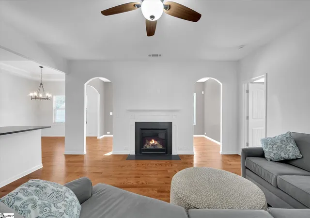 Photo 4 of Single family home for sale at 201 St Lucie Dr, Simpsonville, SC 29681 | MLS# 1606529 | Listing updated on 2026-10-14