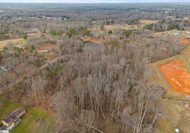 Photo 2 of House for sale at 355 Bluebird Ln, Spartanburg, SC 29303 | MLS# 1603096 | Listing updated on 2026-09-06