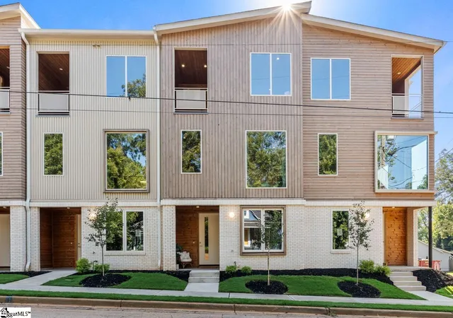 Townhouse for sale at 123 S Leach St, Greenville, SC 29601 | MLS# 1604202