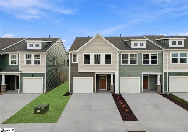 Townhouse for sale at 409 Alicat Dr, Simpsonville, SC 29680 | MLS# 1605941