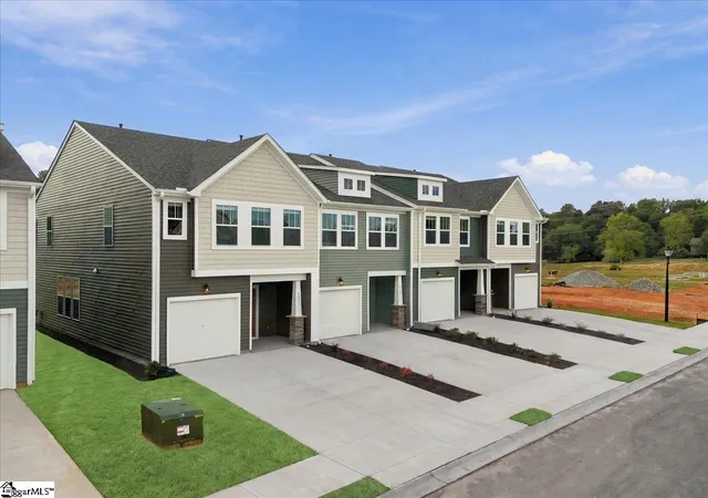 Photo 2 of Townhouse for sale at 409 Alicat Dr, Simpsonville, SC 29680 | MLS# 1605941 | Listing updated on 2026-10-09