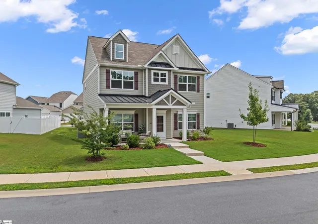 Photo 2 of Single family home for sale at 649 Columbus Cir, Simpsonville, SC 29680 | MLS# 1603131 | Listing updated on 2026-09-10