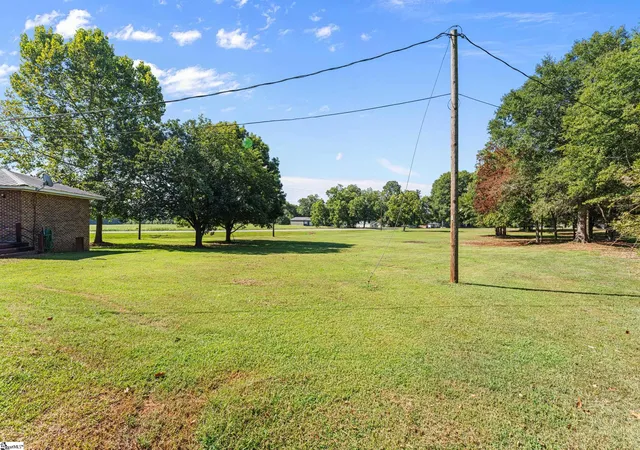 Photo 4 of Single family home for sale at 101 Victorian Dr, Anderson, SC 29625 | MLS# 1604537 | Listing updated on 2026-09-23