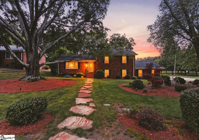 Photo 1 of Single family home for sale at 113 Abingdon Wy, Greenville, SC 29615 | MLS# 1596096 | Listing updated on 2026-09-15