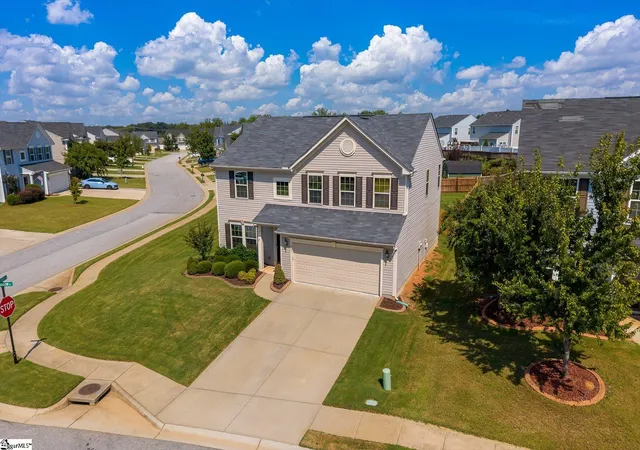 Photo 3 of Single family home for sale at 901 Deephallow Pl, Greer, SC 29651 | MLS# 1604415 | Listing updated on 2026-09-22